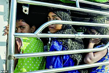 ভারত থেকে বাংলাদেশে আসছেন আতঙ্কিত রোহিঙ্গারা
