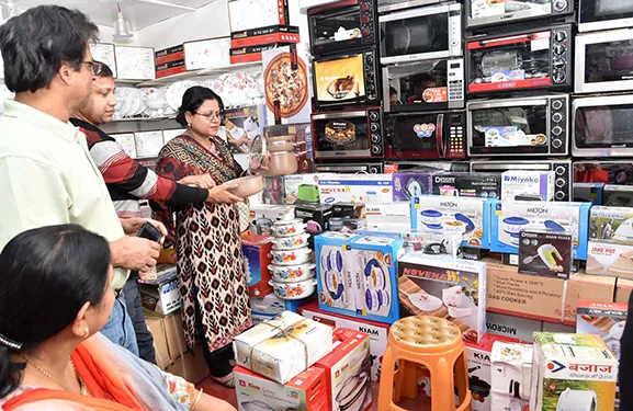 মেলায় এখনও দর্শনার্থীর দেখা মেলেনি