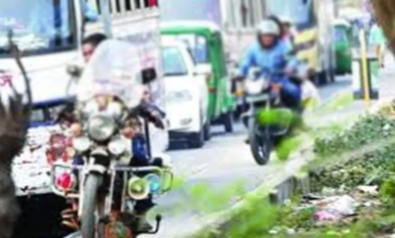 ঢাকার সড়কে মৃত্যু বেড়েছে বাস ও বাইকের কারণে