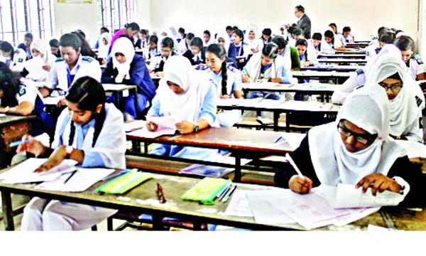 এসএসসি পরীক্ষার প্রথম দিনে নানা বিশৃঙ্খলা