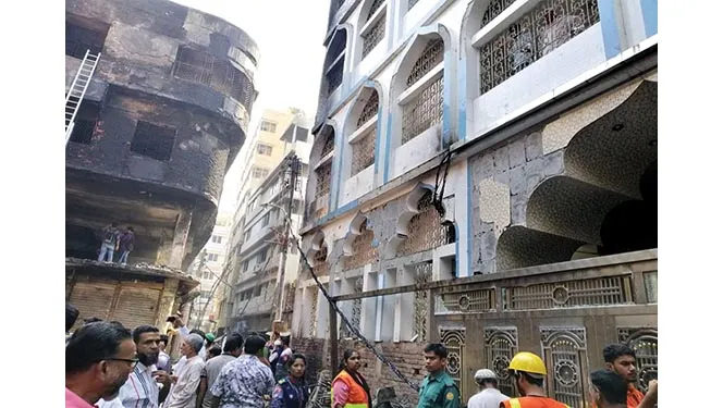 সব পুড়ে ছাই ॥ অক্ষত  ছয়তলা মসজিদ