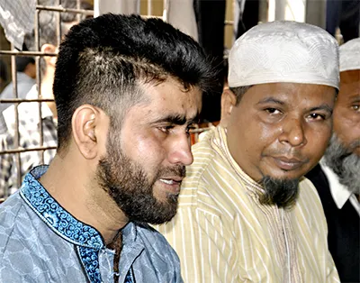 কান্নায় ভারি হয়ে উঠেছে বাতাস