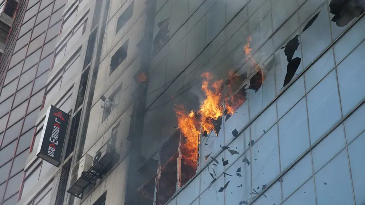 নকশা অনুযায়ী নির্মিত হয়নি বনানীর এফআর টাওয়ার: দায়িত্ব পালন করেনি কেউ
