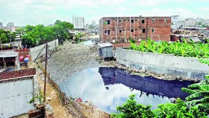 দখল-ভরাটে অস্তিত্ব হারাচ্ছে ঢাকার খাল