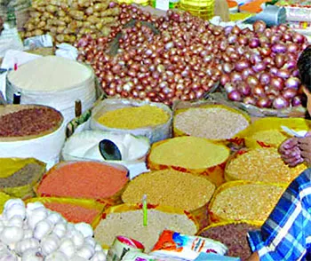 তদারকির মধ্যেই নিত্যপণ্যের দাম বাড়তি