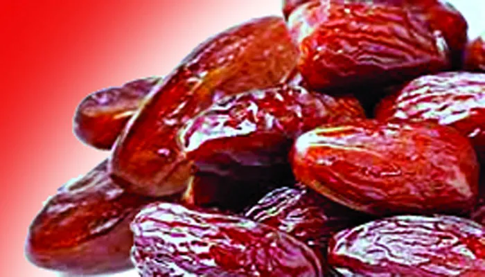 খেজুর নিয়ে খেলছে যারা