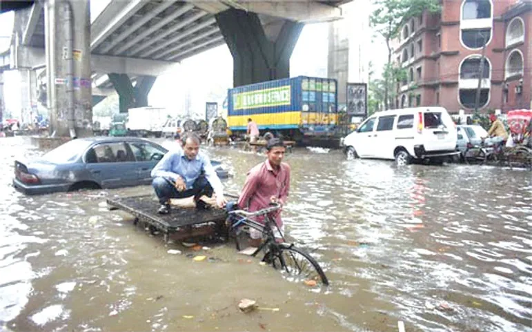 পয়লা আষাঢ়েই ডুবেছে চট্টগ্রাম