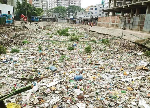 রাজধানীর খালগুলো ময়লা-আবর্জনায় ভরা
