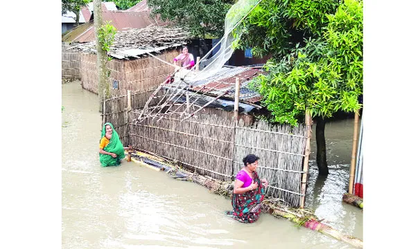 দুর্গত এলাকায় তীব্র খাদ্য সঙ্কট
