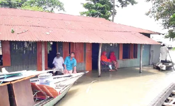 উত্তরাঞ্চলে দ্বিতীয় দফা বন্যা শুরু পানি বাড়ছে মধ্যাঞ্চলেও