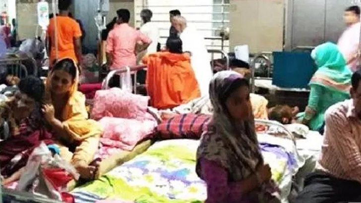 ঘণ্টায় বাড়ছে ডেঙ্গু রোগী হাসপাতালে ঠাঁই নেই