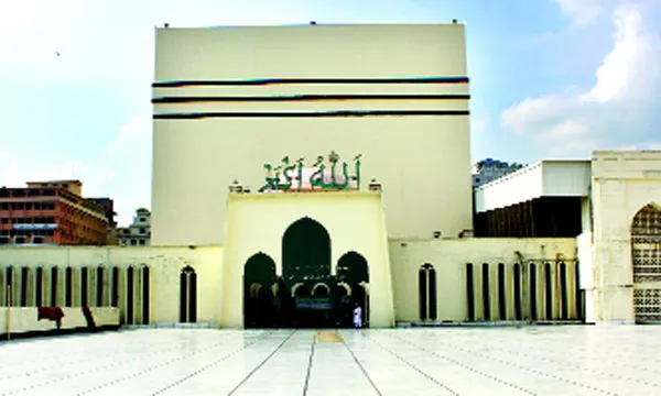 জাতীয় মসজিদের এ কী হাল!