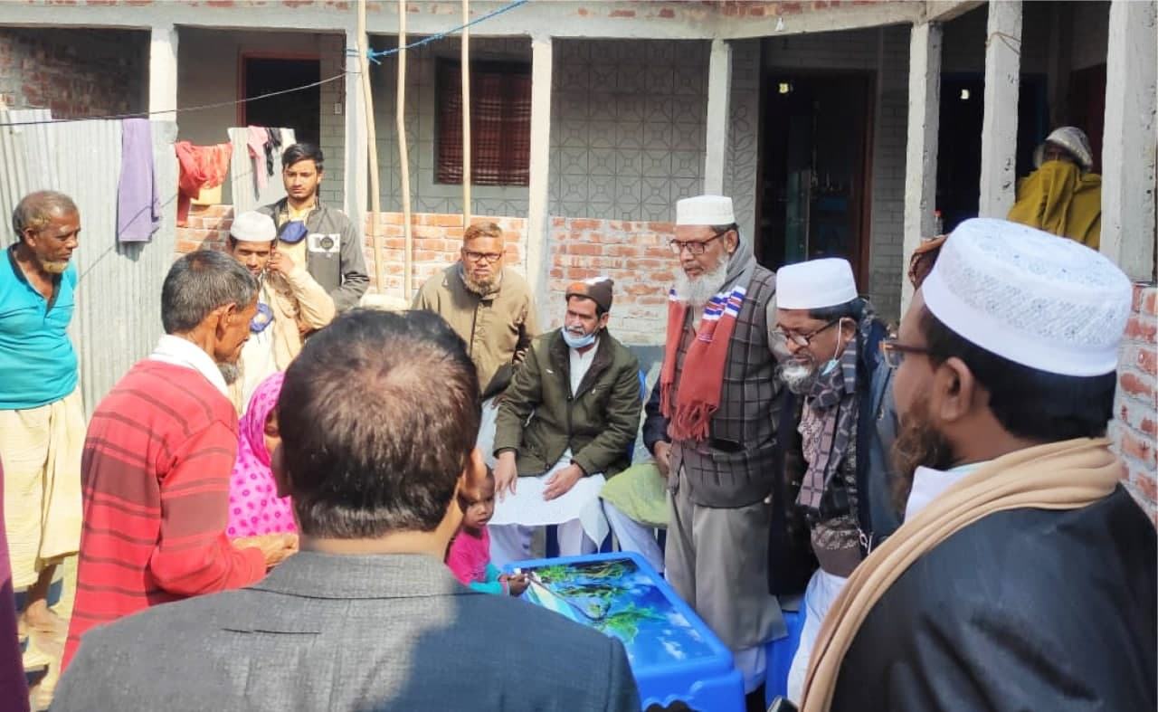 বিরামপুরে রেল দুর্ঘটনায় নিহতদের ৩টি পরিবারকে জামায়াতের আর্থিক সহযোগিতা