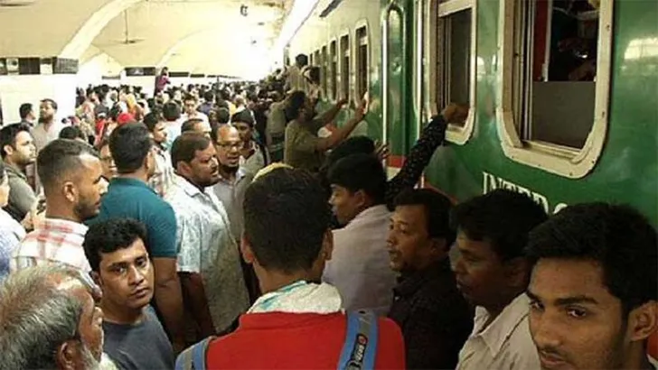 ঈদযাত্রার শুরুতেই ভোগান্তি