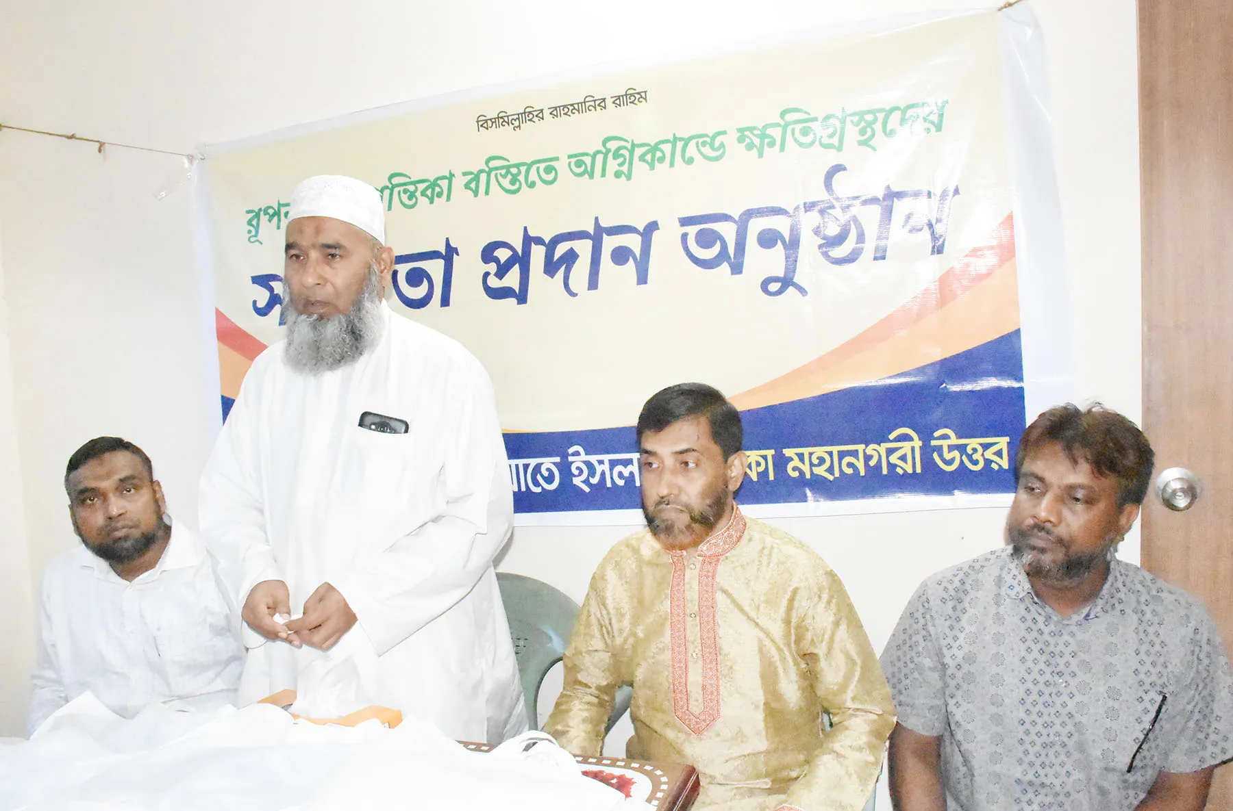 জামায়াত সীমিত সামর্থ নিয়েই দুর্গত মানুষের দুর্দশা লাঘবে কাজ করে যাচ্ছে- অধ্যাপক মুজিবুর রহমান