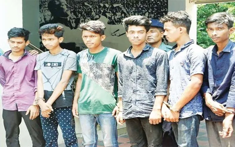 বিপথে ঘুরছে কিশোর