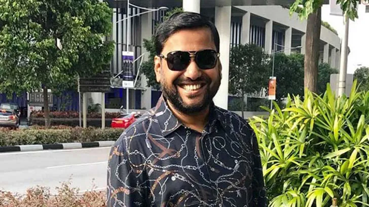 প্রভাবশালী নেতার বাসায় সম্রাট!