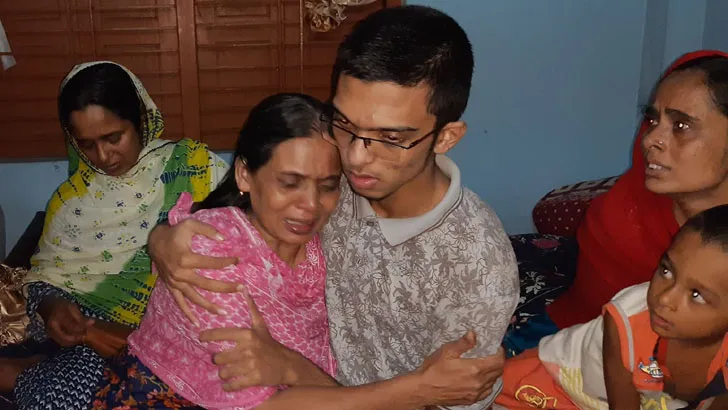 কুষ্টিয়ার বাড়িতে শোকের মাতম