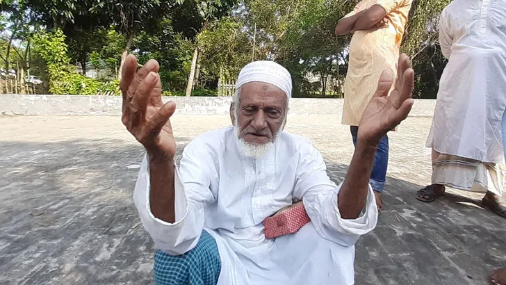আবরারের কবরের সামনে দাদার আহাজারি : ভাই তুই কেমন আছিস