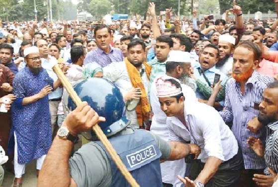 পরীক্ষা বর্জন ও বিদ্যালয়ে তালা ঝুলানোর হুমকি