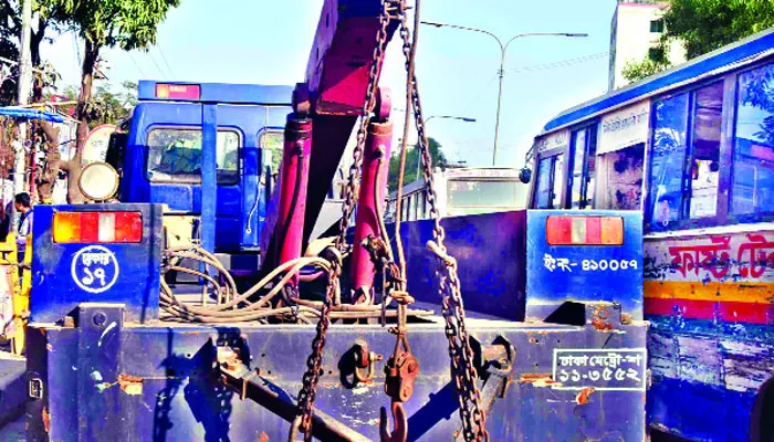 বেপরোয়া 'রেকারবাজি'