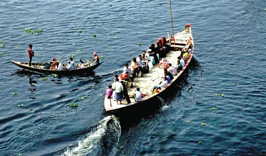 মারা যাচ্ছে বুড়িগঙ্গা