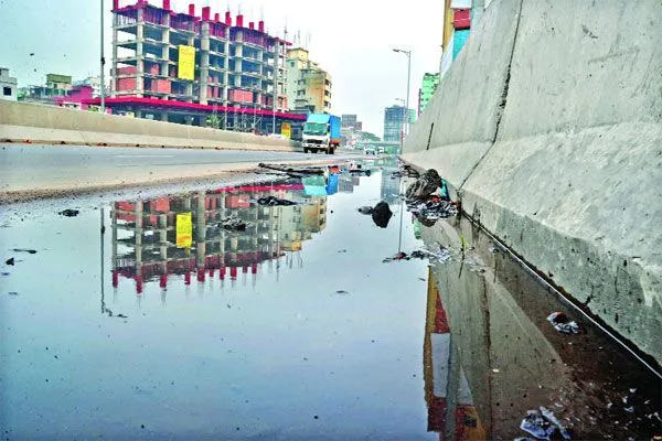সারাদেশে বৃষ্টি রাজধানীতে জলাবদ্ধতা