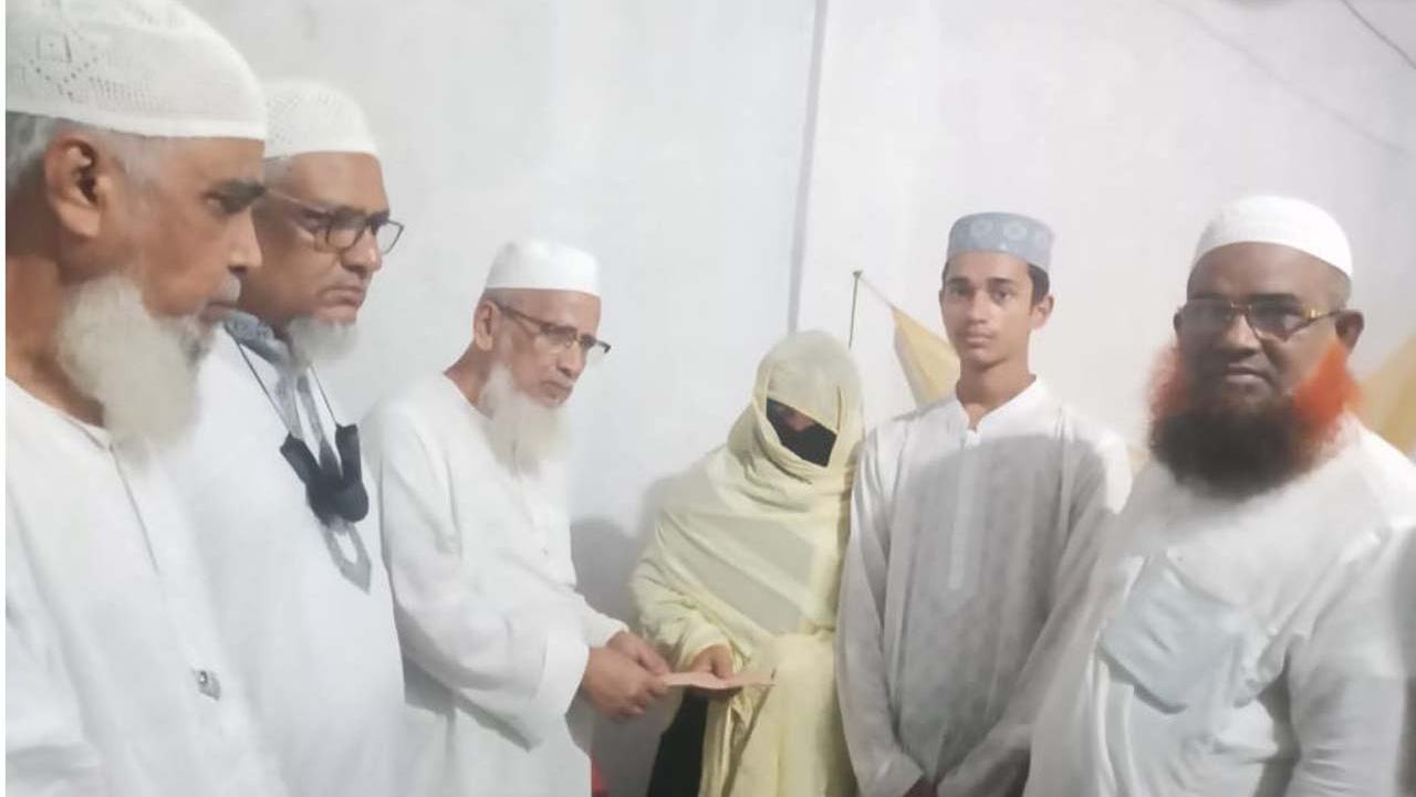 ফরিদপুরে সড়ক দুর্ঘটনায় নিহত সেন্টু মোল্লার পরিবারকে জামায়াতের পক্ষ থেকে আর্থিক সহায়তা প্রদান