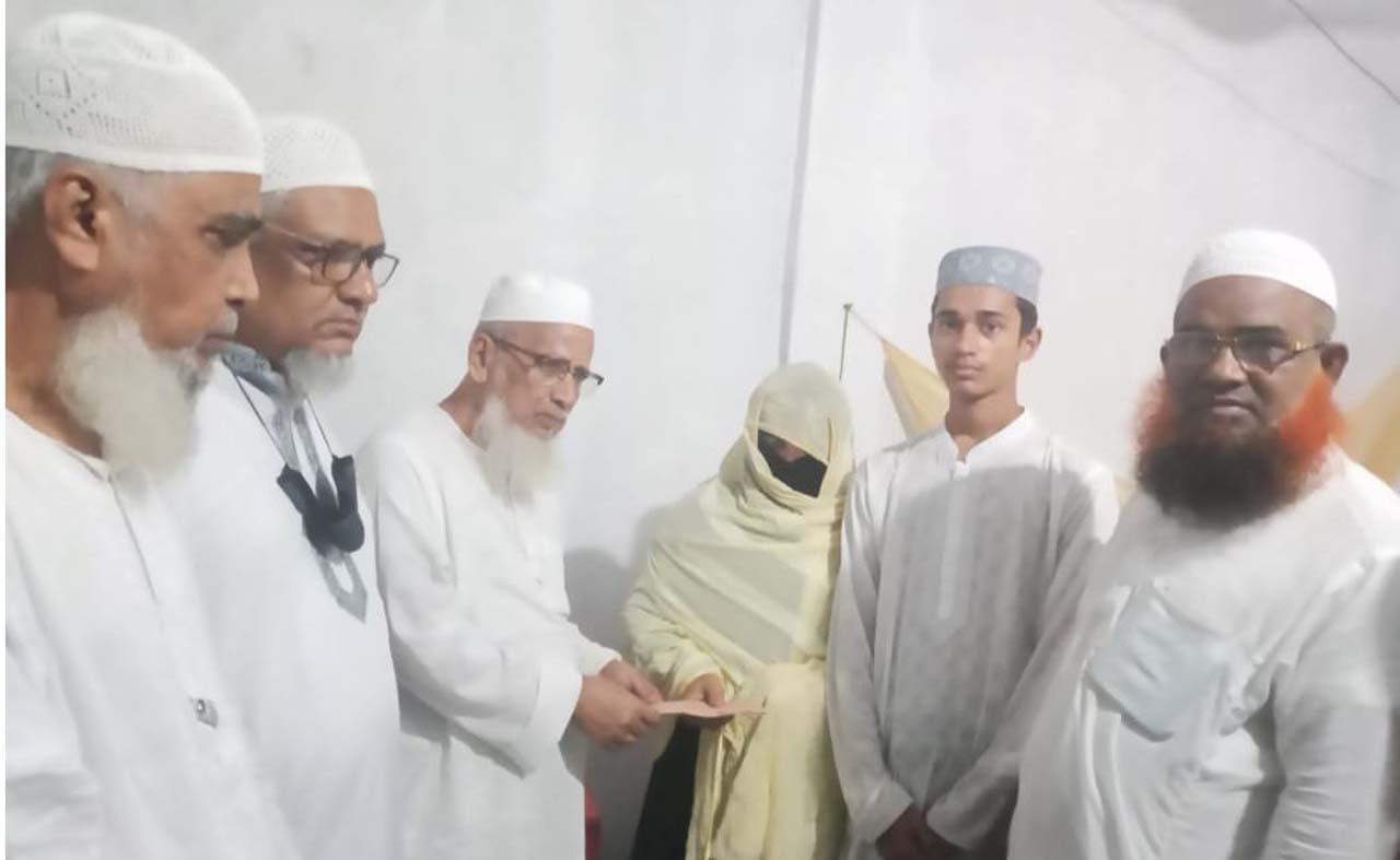 ফরিদপুরে সড়ক দুর্ঘটনায় নিহত সেন্টু মোল্লার পরিবারকে জামায়াতের পক্ষ থেকে আর্থিক সহায়তা প্রদান