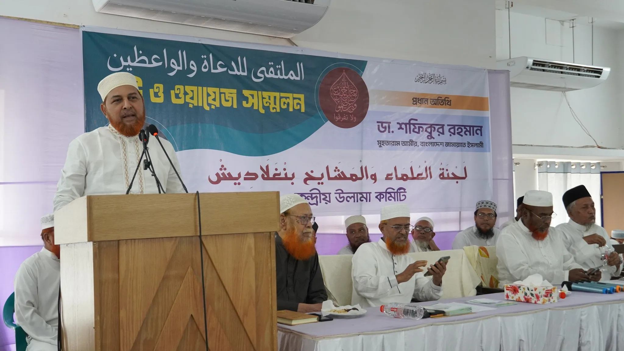 যারা মসজিদে নামাজে নেতৃত্ব প্রদান করেন তাদের সমাজের সকল ভালো কাজেও নেতৃত্ব দিতে হবে