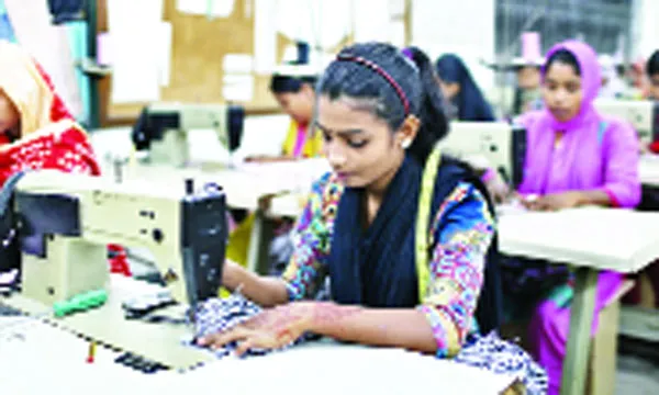 তৈরী পোশাকের অবদান কমে যাচ্ছে রফতানি আয়ে