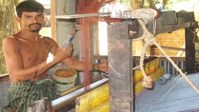 করোনার প্রভাবে শাহজাদপুরের অর্ধলক্ষ তাঁত শ্রমিক বেকার