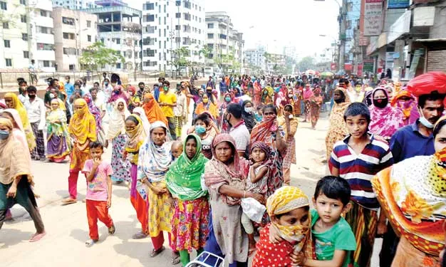 গরিবের কান্না মধ্যবিত্তে হাহাকার