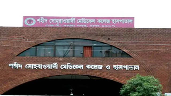 চিকিৎসা না পেয়ে ক্যান্সার রোগী ফিরে যাচ্ছেন