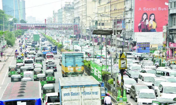 গণ পরিবহন নেই অন্যান্য যানবাহন প্রায় স্বাভাবিক