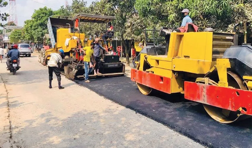 ঠিকাদাররা চরম দুর্দিনে