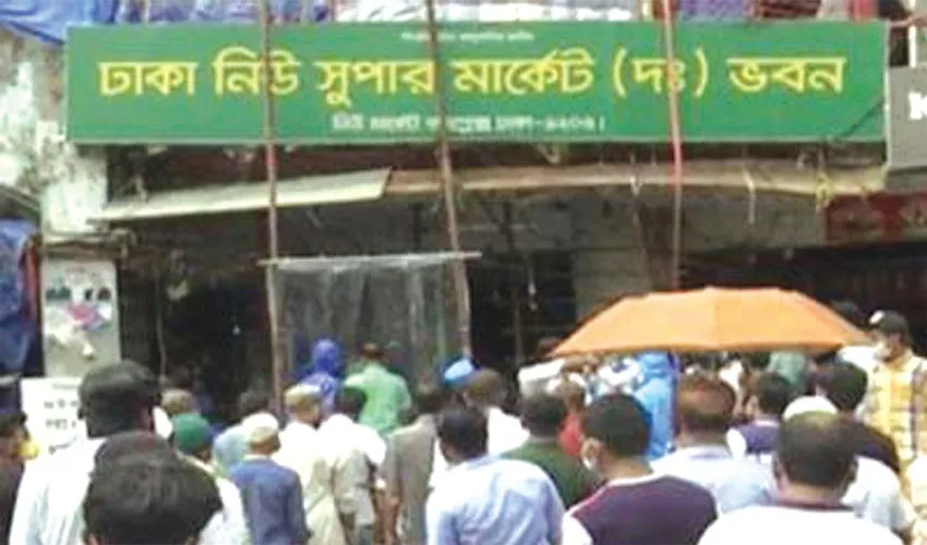 প্রথম দিনেই লন্ডভন্ড