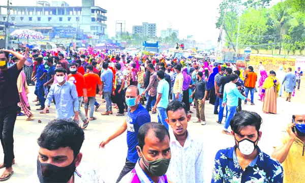 শ্রমিক বিক্ষোভে অচল টঙ্গী
