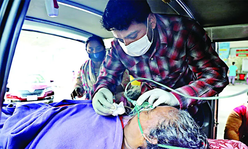 হাসপাতাল খালি তবু ঘুরে মরছে মুমূর্ষুরা