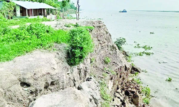 পদ্মা যমুনা ও তিস্তার পানি বৃদ্ধিতে দুর্ভোগে উত্তরবঙ্গ