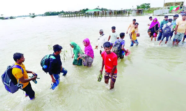 সুনামগঞ্জের লাখো মানুষ অজানা আতঙ্কে