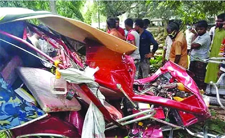 সড়কে ঝরলো সাত প্রাণ