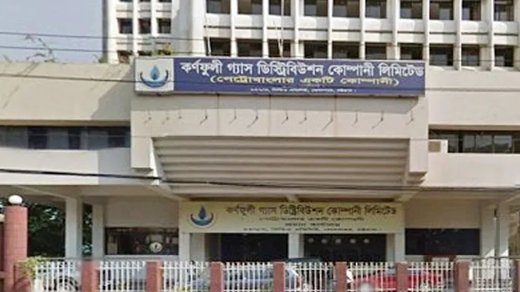 ‘মধ্যরাতে’ ৬০ কর্মকর্তার পদোন্নতি নিয়ে তোলপাড়