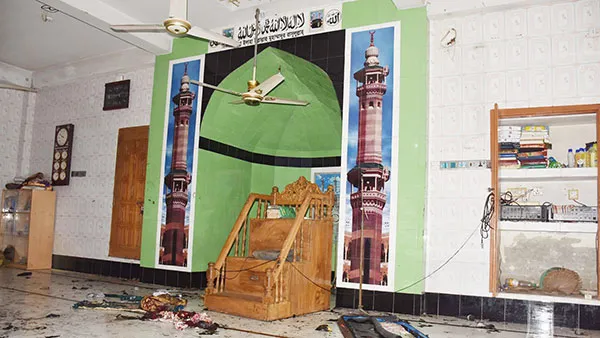 মসজিদে বিস্ফোরণ নানা প্রশ্ন