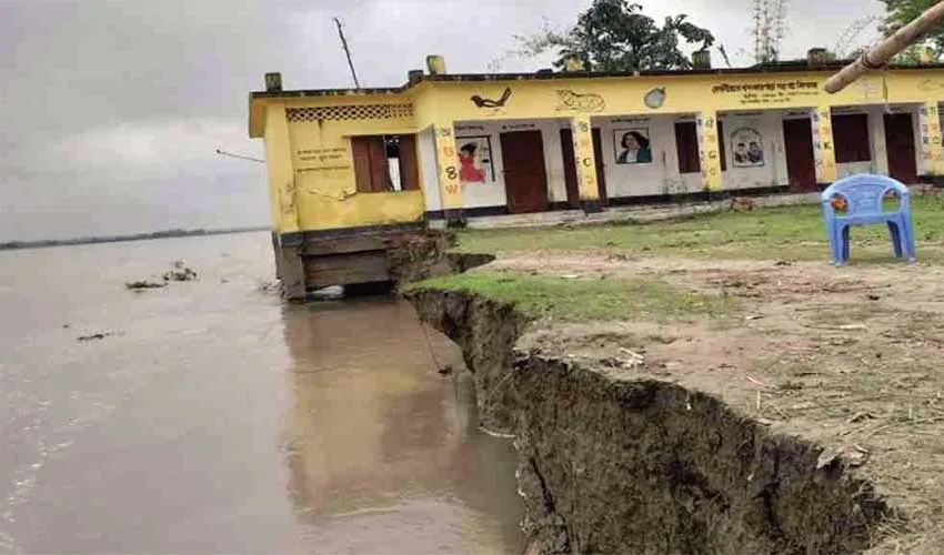 যমুনা-সুরমায় বিপদসীমা অতিক্রম নদ-নদীর ৬৬ পয়েন্টে পানি বৃদ্ধি : ফের ভয়াবহ নদীভাঙনের আশঙ্কা