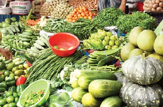 সবজির দাম লাগামহীন বিপাকে সাধারণ মানুষ