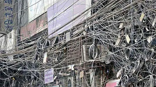 তার নিয়ে টানাটানি