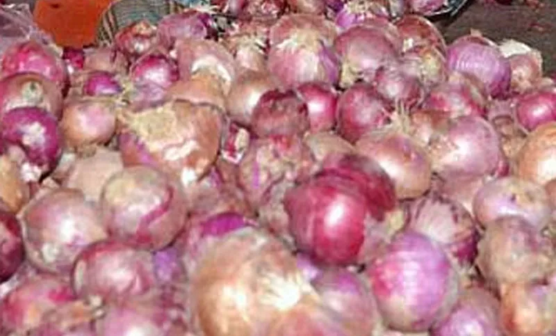 ভারতীয় পেঁয়াজের চাহিদা নেই বাজারে