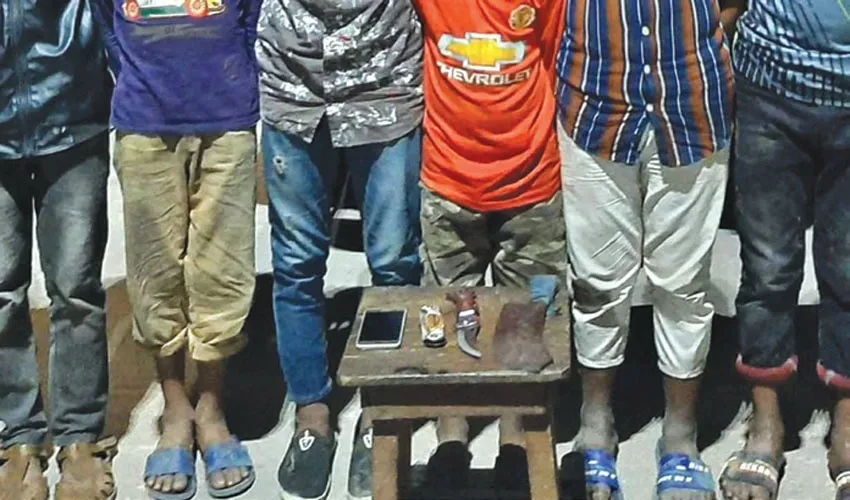 নিয়ন্ত্রণহীন কিশোর গ্যাং