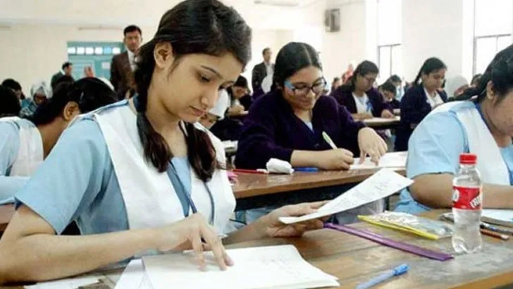 বালিকা বিদ্যালয়ে ভর্তি তালিকায় ছেলের নাম